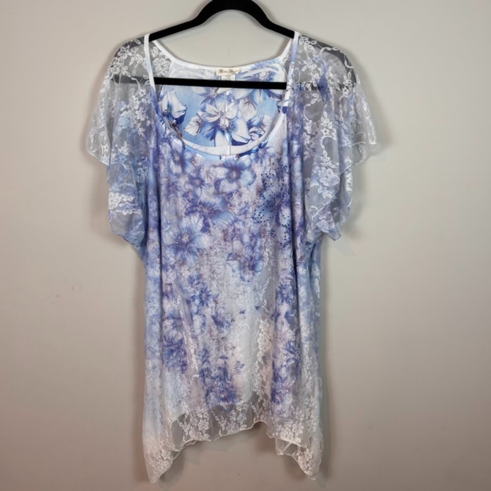 Brittany Black Womens Purple Floral Rhinestone Flutter Sleeve Shark Hem Top 2X